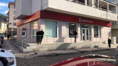 Belediye Başkanımızdan Ziraat Bankası'na Ziyaret