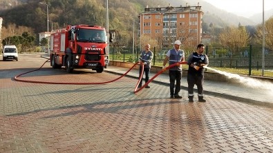 Cadde, Sokak ve Parklar Yıkanıyor