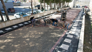 Hürriyet Caddesi ve Osman Kocabaşoğlu Sokak'ta Parke Çalışmalarımız Devam Ediyor