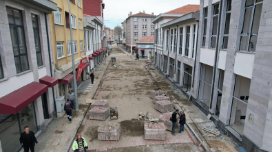 Sınarcık Caddesi'nde Parke Kaplama Çalışmalarımız Devam Ediyor