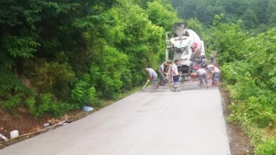 Beşpınar Semti Yolu Beton Kaplama Çalışmalarına Başlandı