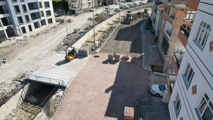 Bozkurt Caddesi'nde Parke Kaplama Çalışmalarımız Devam Ediyor