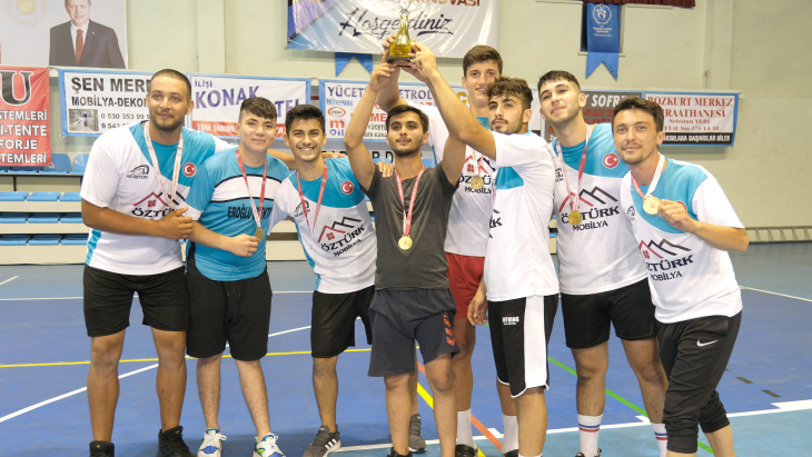 Voleybol Turnuvasında Şampiyon Ormanlar Kanunu