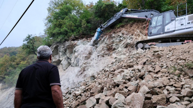 Şen Mahalle Yolu Sıcak Asfalt Kaplama