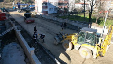 Kazım Özcan Caddesi'nde Asfalt Kaplama Çalışması Devan Ediyor