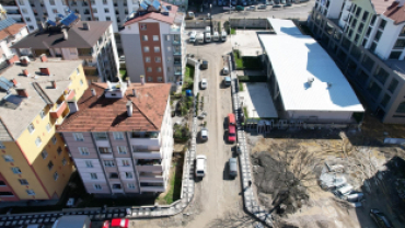 Hürriyet Caddesi ve Osman Kocabaşoğlu Sokak'ta Parke Çalışmalarımız Devam Ediyor