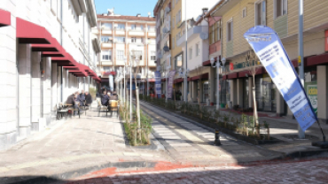 Hürriyet Caddesi ve Osman Kocabaşoğlu Sokak'ta Parke Çalışmalarımız Devam Ediyor