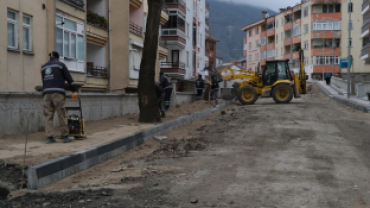 Cadde ve Sokaklarımızda Parke Kaplama Çalışmalarımız Devam Ediyor