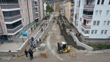 Cadde ve Sokaklarımızda Parke Kaplama Çalışmalarımız Devam Ediyor