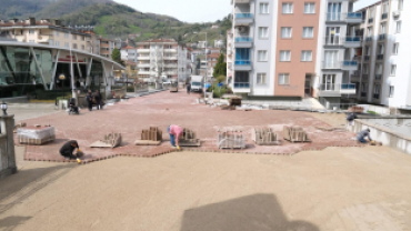 Cadde ve Sokaklarımızda Parke Kaplama Çalışmalarımız Devam Ediyor