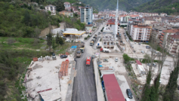 Ziya Termen Caddesi'nde Asfalt Kaplama Çalışması Devam Ediyor