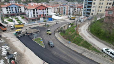 Ziya Termen Caddesi'nde Asfalt Kaplama Çalışması Devam Ediyor