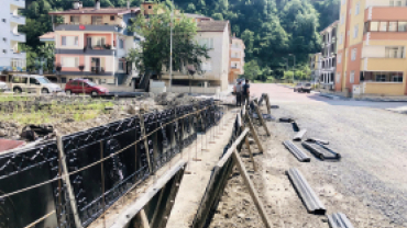 Sınarcık Caddesi'nde Perde Duvar Çalışmalarımız Devam Ediyor