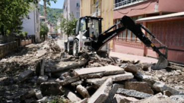 Ziya Çınar Caddesi'nde Üst Yapı Yenileme Çalışmaları