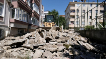 Ziya Çınar Caddesi'nde Üst Yapı Yenileme Çalışmaları