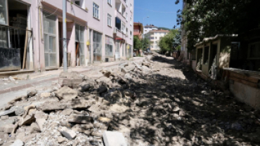 Ziya Çınar Caddesi'nde Üst Yapı Yenileme Çalışmaları