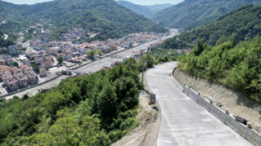 Hamza Caddesi'nde beton kaplama çalışmaları devam ediyor