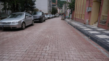 Ziya Çınar Caddesi'nde Parke Kaplama Çalışmaları Devam Ediyor