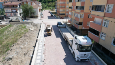 Vali Kaşif Ünal Sokak'ta ve Yunus Yorulmaz Caddesi'nde Üst Yapı Çalışmaları