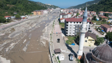 Vali Kaşif Ünal Sokak'ta ve Yunus Yorulmaz Caddesi'nde Üst Yapı Çalışmaları