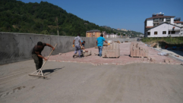 Vali Kaşif Ünal Sokak'ta ve Yunus Yorulmaz Caddesi'nde Üst Yapı Çalışmaları