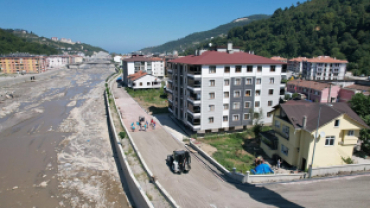 Vali Kaşif Ünal Sokak'ta ve Yunus Yorulmaz Caddesi'nde Üst Yapı Çalışmaları