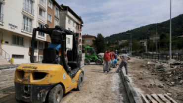 Yüksel Caddesi Yolunda Parke Kaplama Çalışmalarına Başlandı