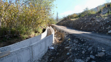 Kuru Derede Açık Beton Kanal Yaparak Islah Ediyoruz