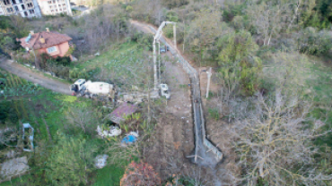 Kuru Derede Açık Beton Kanal Yaparak Islah Ediyoruz