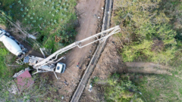 Kuru Derede Açık Beton Kanal Yaparak Islah Ediyoruz