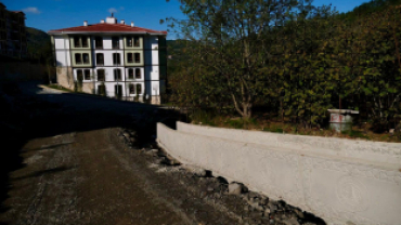 Kuru Derede Açık Beton Kanal Yaparak Islah Ediyoruz