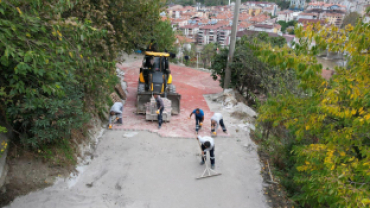 Anadolu Caddesi'nde Parke Kaplama Çalışmalarımız Devam Ediyor