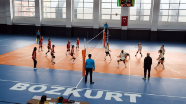 Bozkurt Kapalı Spor Salonumuzda İlk Resmi Müsabaka Oynandı