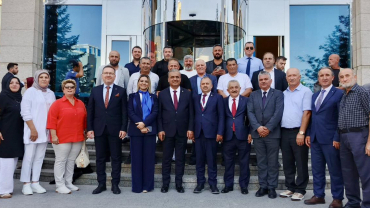 Belediye Başkanımız Sayın Muammer Yanık AK Parti Rozetini Taktı