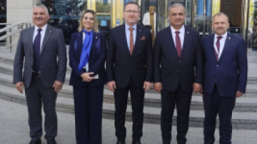Belediye Başkanımız Sayın Muammer Yanık AK Parti Rozetini Taktı