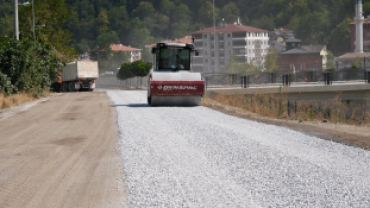 Ezine Caddesi Eski Taş Ocağı Mevki 550 M Satih Asfalt Kaplandı