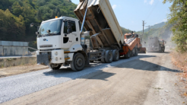 Ezine Caddesi Eski Taş Ocağı Mevki 550 M Satih Asfalt Kaplandı
