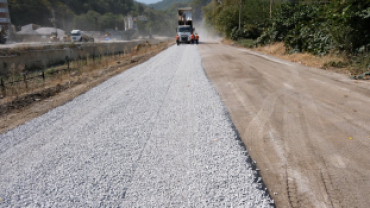 Ezine Caddesi Eski Taş Ocağı Mevki 550 M Satih Asfalt Kaplandı