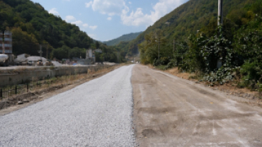 Ezine Caddesi Eski Taş Ocağı Mevki 550 M Satih Asfalt Kaplandı