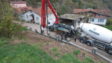 Yeni Mahalle Mimir Semtinde Perde Duvar Yapımı Devam Ediyor