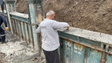 Yeni Mahalle Mimir Semtinde Perde Duvar Yapımı Devam Ediyor