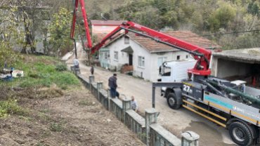 Yeni Mahalle Mimir Semtinde Perde Duvar Yapımı Devam Ediyor