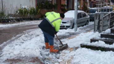 Cadde ve Sokaklarımızda Kar Küreme Çalışmaları
