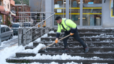 Cadde ve Sokaklarımızda Kar Küreme Çalışmaları