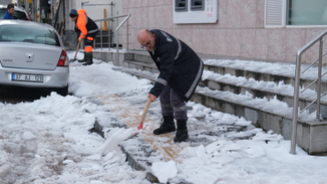 Cadde ve Sokaklarımızda Kar Küreme Çalışmaları