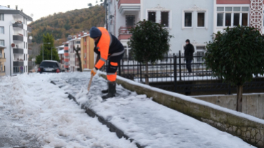 Cadde ve Sokaklarımızda Kar Küreme Çalışmaları