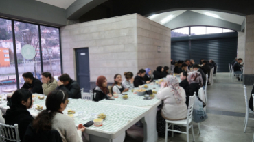 Ramazan paylaştıkça, sofralarımız hemşehrilerimizle buluştukça güzel