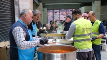 Ramazan paylaştıkça, sofralarımız hemşehrilerimizle buluştukça güzel