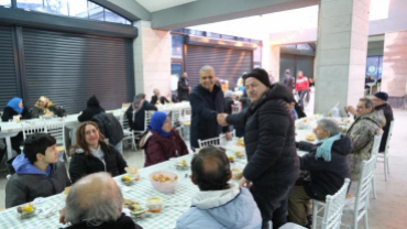Ramazan paylaştıkça, sofralarımız hemşehrilerimizle buluştukça güzel