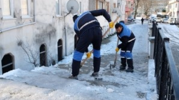 Tehlikeli buzlar temizleniyor